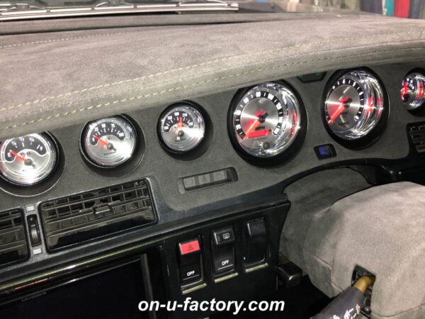 onUfactory　オンユーファクトリー　カーオーディオカスタム　AUTOMETER　AMERICAN　MUSCLE　メーターカスタム　　内装張替え　完成